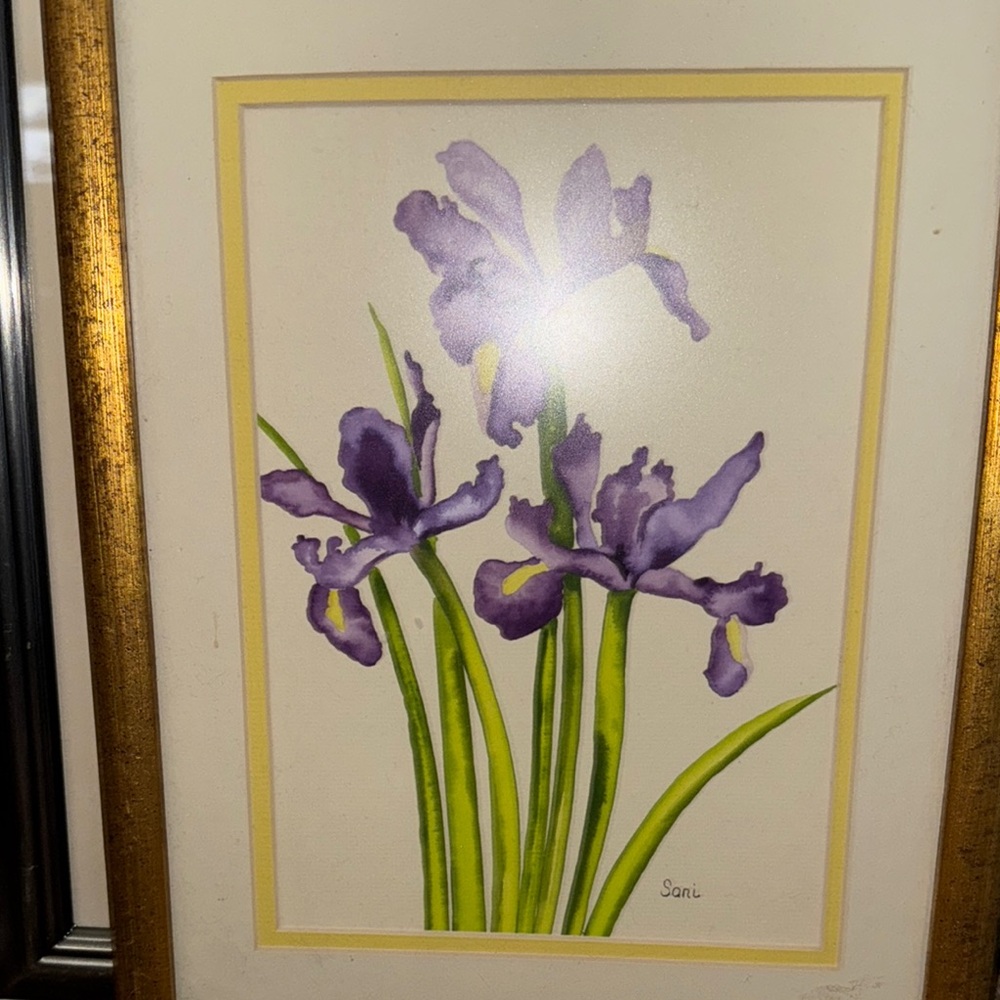 Elegant Iris Floral Art in Gold Frame